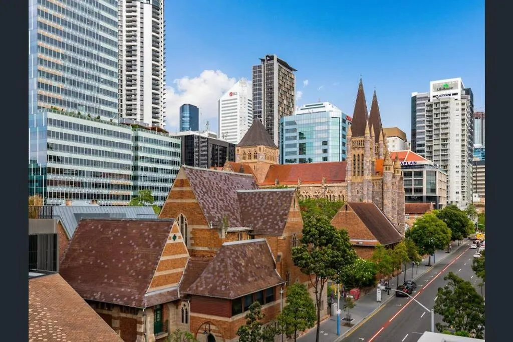 Pet Friendly St Johns Apartment 3 Bed 2 Bath 2 Carpark Brisbane Cbd