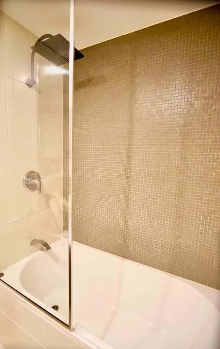 Pet Friendly St Johns Apartment 3 Bed 2 Bath 2 Carpark Brisbane Cbd Australia